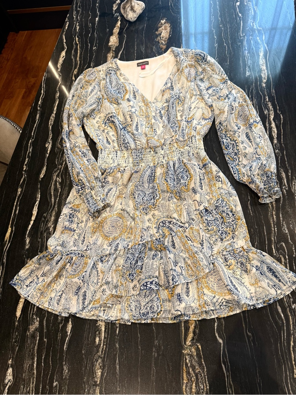 Vince Camuto Blue & Cream Paisley lurex V-Neck Long Sleeve Dress